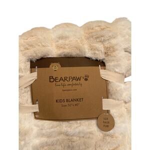 NWT Bearpaw Kids Blanket 50”x50”